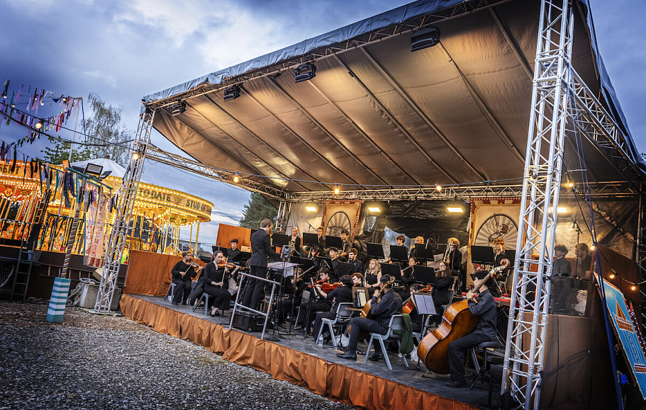NYMT orchestra for Carousel production